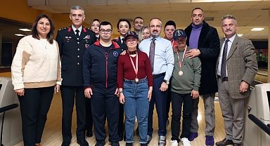 Melek yüzler Bowling Şenliği'nde güldü