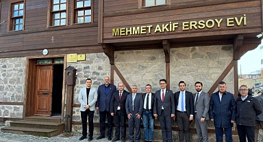 Rektör Erenoğlu, Mehmet Akif Ersoy Müze Evi'ni inceledi