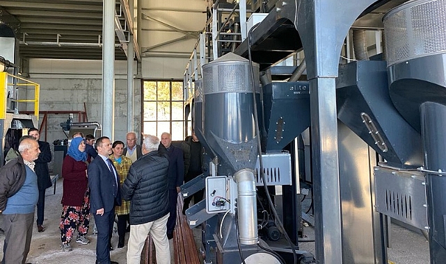 Vali Aktaş, Antepfıstığı İşleme ve Paketleme Tesisini inceledi