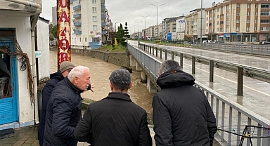Vali Aktaş sel bölgesinde!