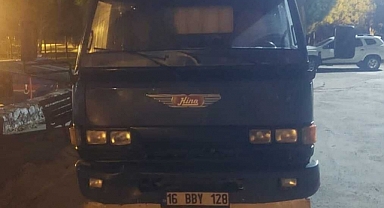 Ezine'de 30 kaçak göçmen ile 2 organizatör yakalandı