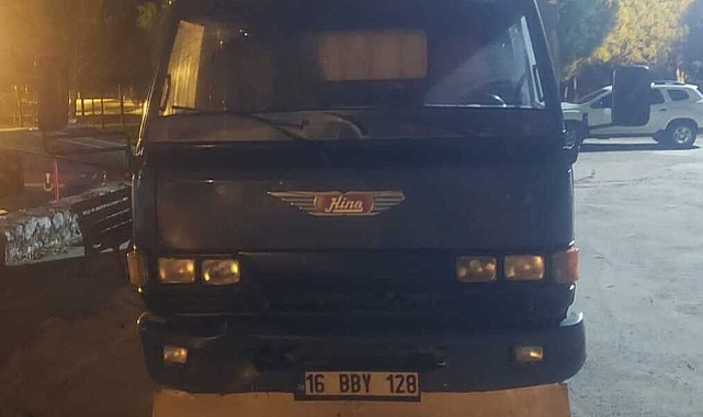 Ezine&#039;de 30 kaçak göçmen ile 2 organizatör yakalandı