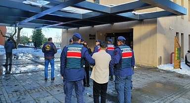 Jandarma dolandırıcıları suçüstü yakaladı