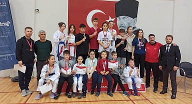 Karate Şampiyonası'nda 25 madalya kazandılar