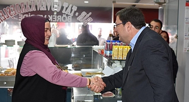 CHP'li Erkek esnaflarla görüşüyor