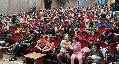 Ezine Belediyesi'nden çocuklara jest