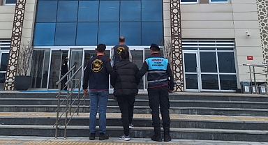 Jandarma hapis cezası bulunan 2 şüpheliyi yakaladı