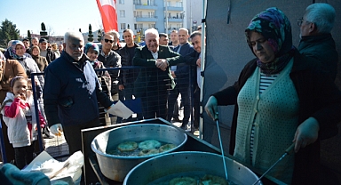 Lapseki Belediyesi'nden lokma ikramı