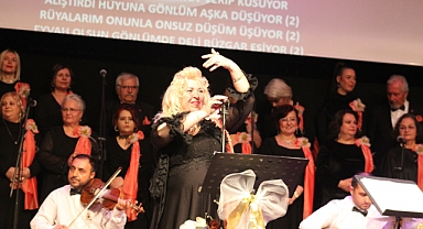 Türk Sanat Müziği Korosundan muhteşem konser