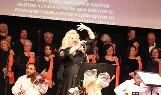 Türk Sanat Müziği Korosundan muhteşem konser