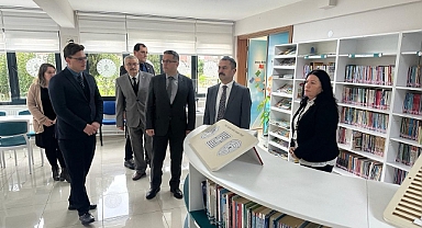 Vali Aktaş kütüphaneyi inceledi