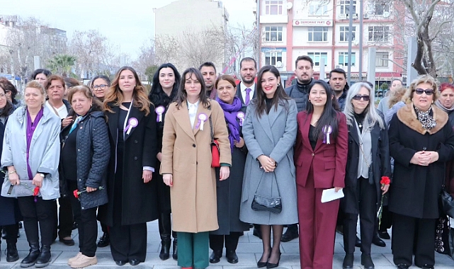 8 Mart törenle kutlandı