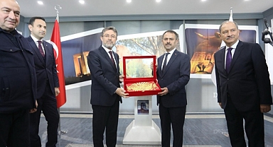 Bakan Yumaklı, Çanakkale Valiliği'ni ziyaret etti