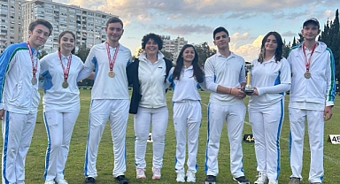 Çanakkaleli okçulardan iki kupa, sekiz madalya!