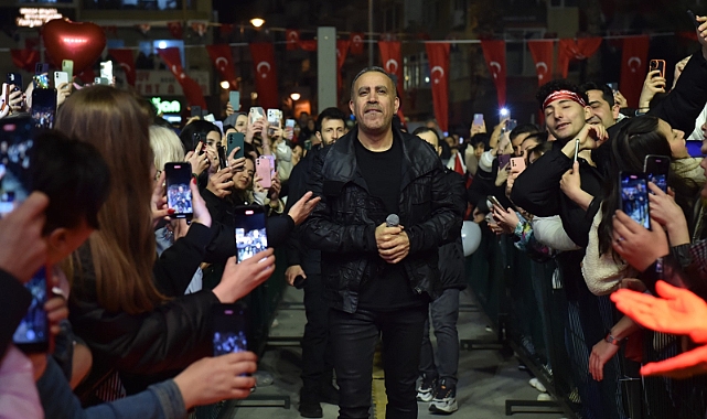 Haluk Levent&#039;ten muhteşem konser!