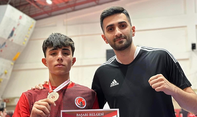 Kerem Arslan&#039;dan bronz madalya