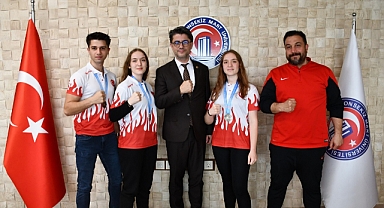 Rektör Erenoğlu sporcuları tebrik etti