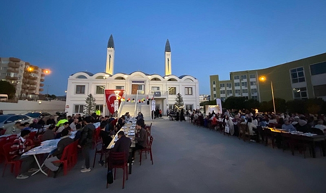 Turan ve Aktaş, üniversiteli gençlerle iftarda buluştu