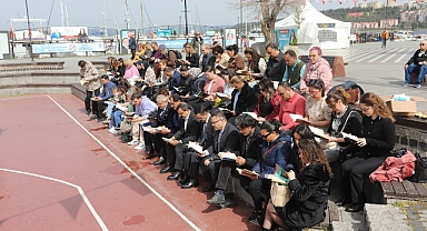 "Türkiye Okuyor Çanakkale Okuyor"