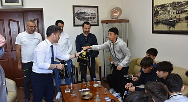 Başkan Soyuak’tan şampiyon sporculara tebrik