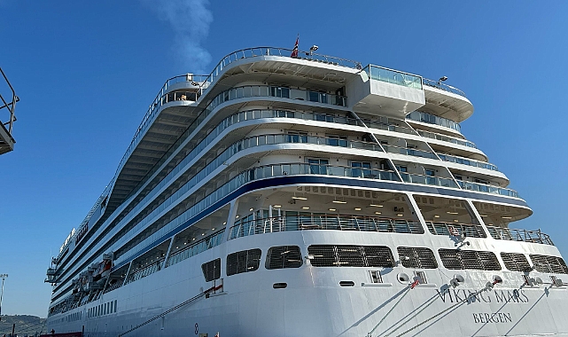 Çanakkale&#039;ye Yolcu Akını &quot;Viking Mars&quot; Limana Yanaştı