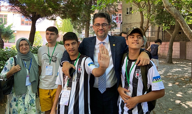 Erenoğlu; &quot;Otizm farkındalığı için mavi ışık yakalım&quot;