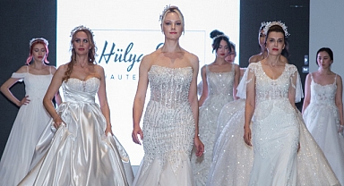 Evlilik Hazırlıkları Fuarı'nda ünlü mankenler podyuma çıktı!