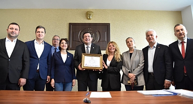 Muharrem Erkek mazbatasını aldı