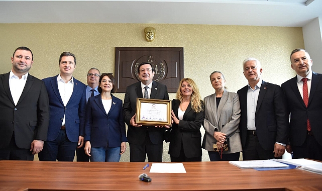 Muharrem Erkek mazbatasını aldı