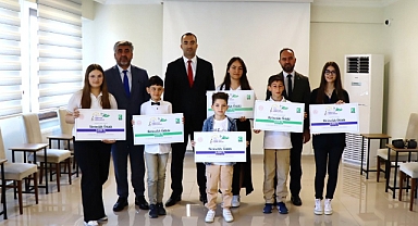 Öğrenciler ödüllerini aldı