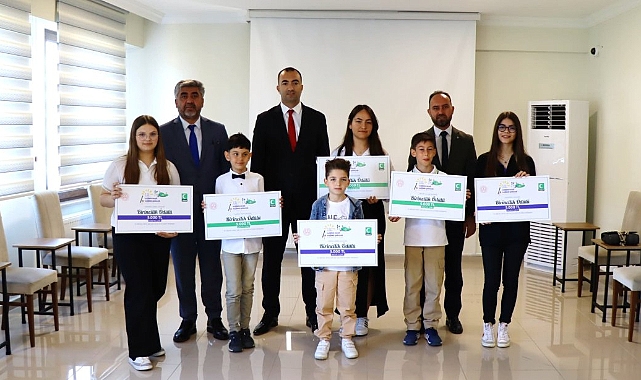 Öğrenciler ödüllerini aldı