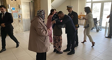 Vali Aktaş huzurevi sakinlerinin bayramını kutladı