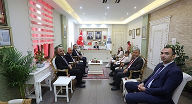 Vali Aktaş, makam koltuğunu öğrencilere devretti!