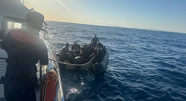 30 kaçak göçmen kurtarıldı