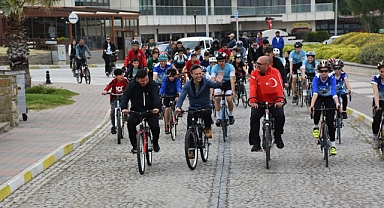 Başkan Soyuak gençlerle birlikte pedal çevirdi