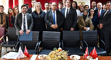 ÇOMÜ'de ekonomi paneli gerçekleşti