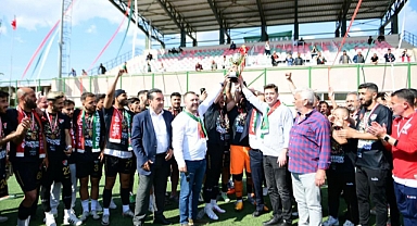 Ezinespor Bölgesel Amatör Lige yükseldi