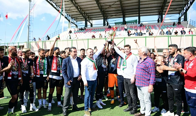 Ezinespor Bölgesel Amatör Lige yükseldi