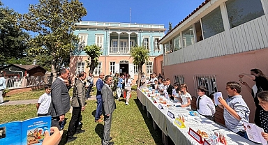 Öğrenciler kitabını tanıttı