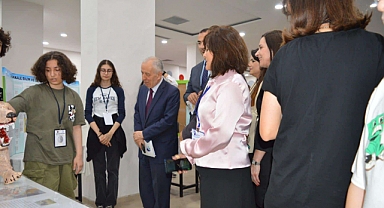 Öğrenciler projelerini Bilim Fuarı'nda beğeniye sundu