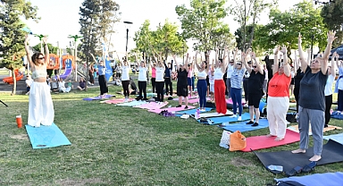Açık havada yoga keyfi