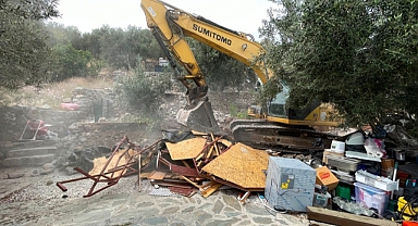 Çanakkale'de kaçak yapılar yıkılıyor