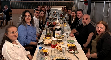 Fizyoterapistler yemekli gecede buluştu