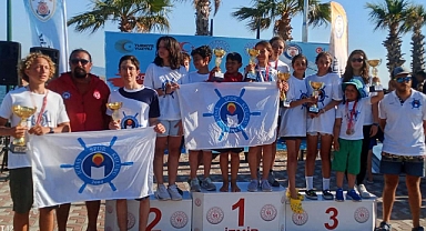 Kupalarla döndüler