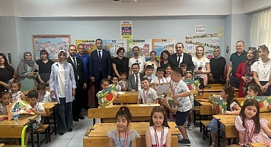 Öğrenciler karnelerine kavuştu