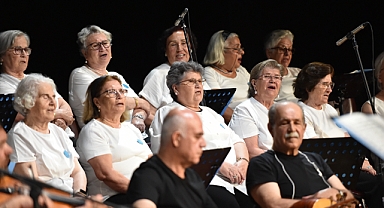 Unutulmaz eserleri seslendirdiler