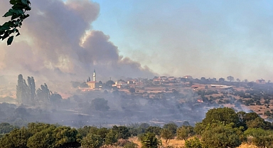 Yangın nedeniyle köy boşaltıldı