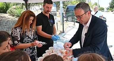 Biga Belediyesi'nden aşure ikramı