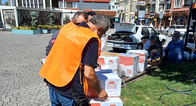 Çanakkalelilere aşure ikramı