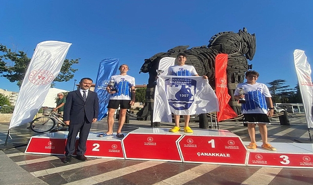 Dereceye girenlere ödülleri verildi